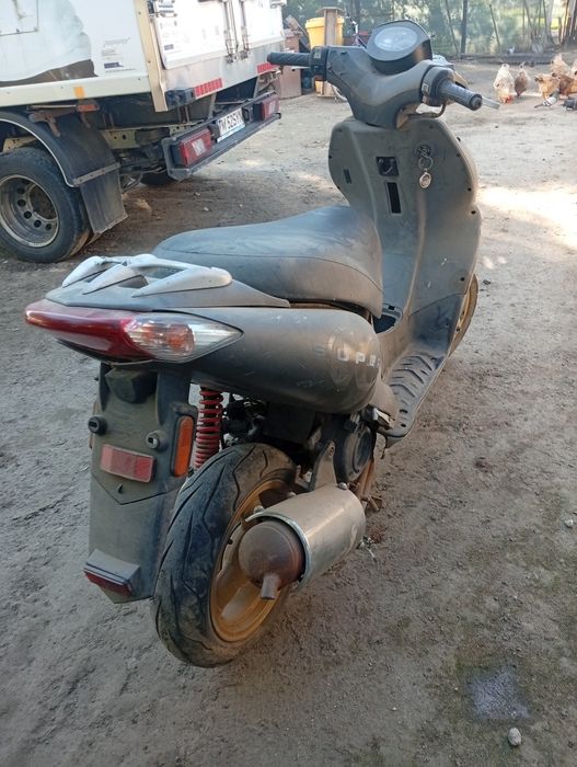 Vând scuter Kymco defect