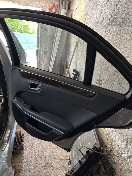 Задна дясна врата mercedes e class w212 седан