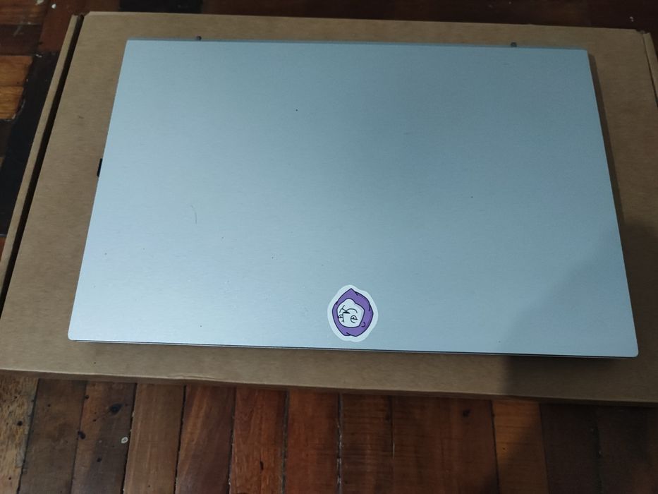 Acer aspire 3 holati yaxshi kop ishlatilmagan