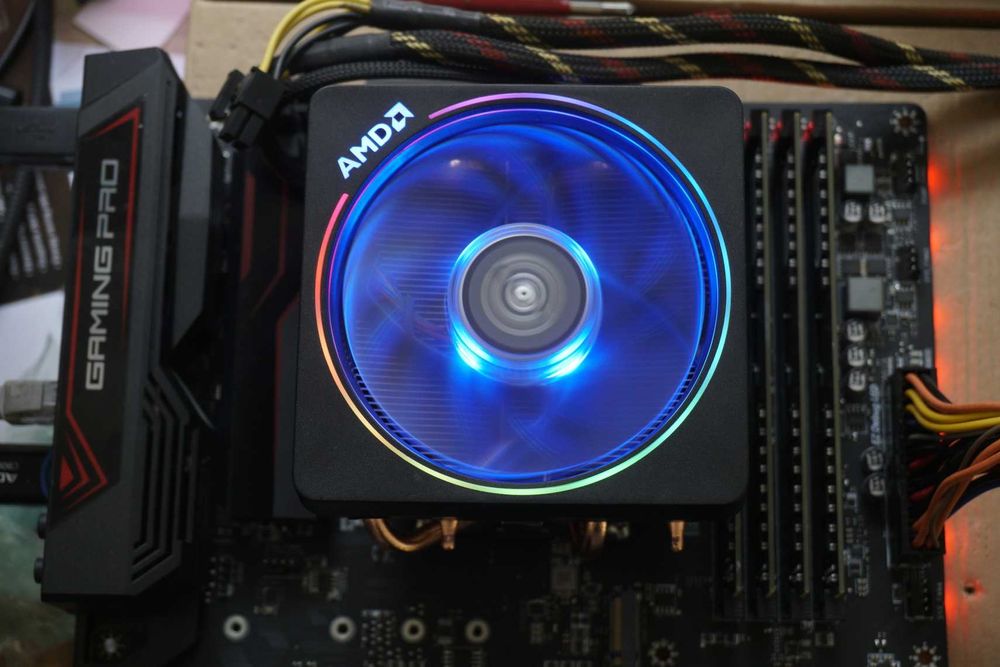 [AM5/AM4] Охладител за процесор AMD Wraith Prism / Вкл.ДДС