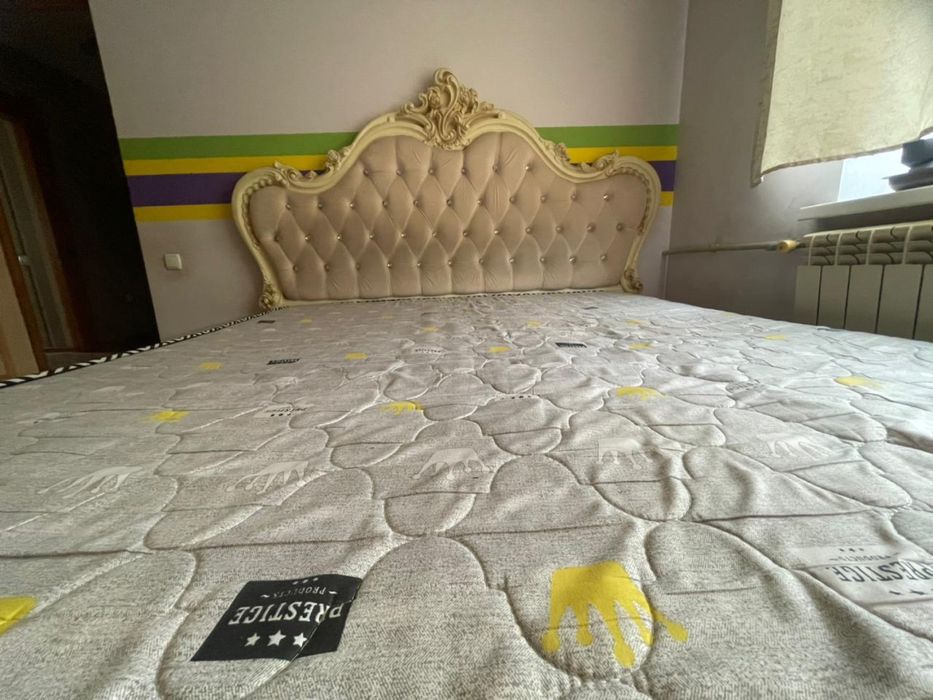 Спальный кровать