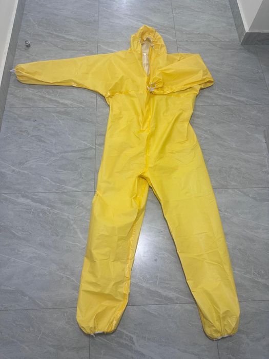 Комбенизон хим защиты,желтые