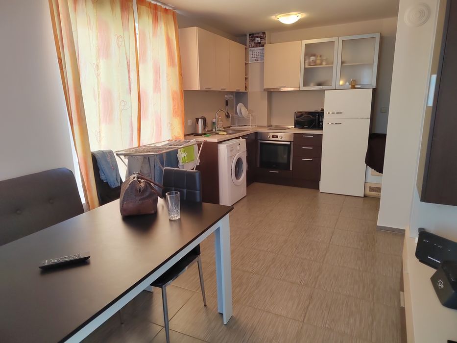 Дава се под наем Двустаен апартамент в Варна, Център - 55 кв.м за 309.06 € - Снимка #1