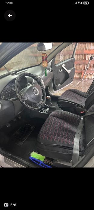 Продам машину Рено Сандеро