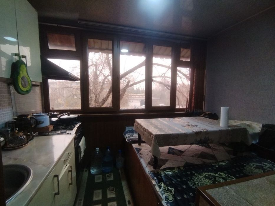 Yakkasaroy tumanida Kosmonavtlar metrosiga yaqin joydan kvartira