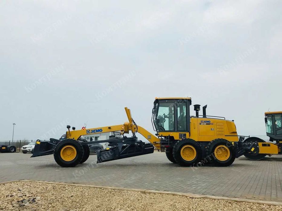 Автогрейдер UZXCMG GR180 Размеры ср. отвала 3965x610 мм Джойстик