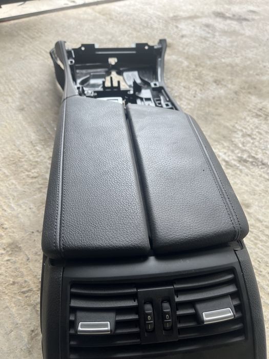 Подлакътник бмв ф10 ф11 bmw f10 f11 подлакътник барче