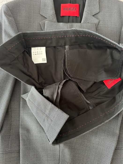 Costum barbatesc Hugo Boss