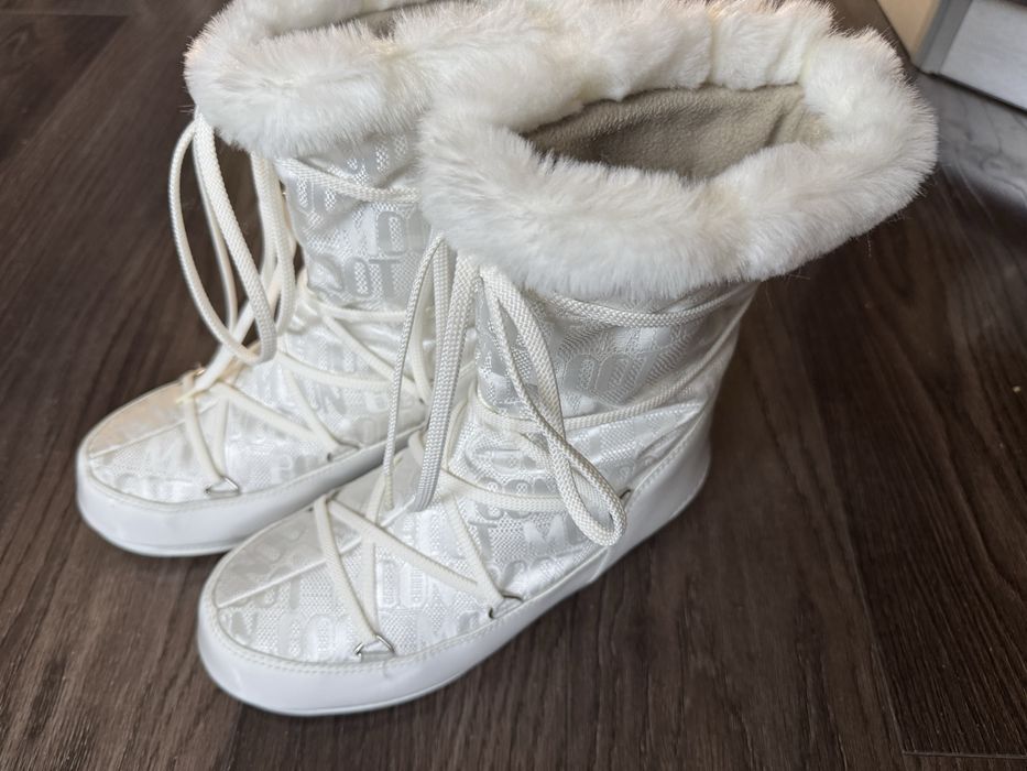 moon boot albi femei