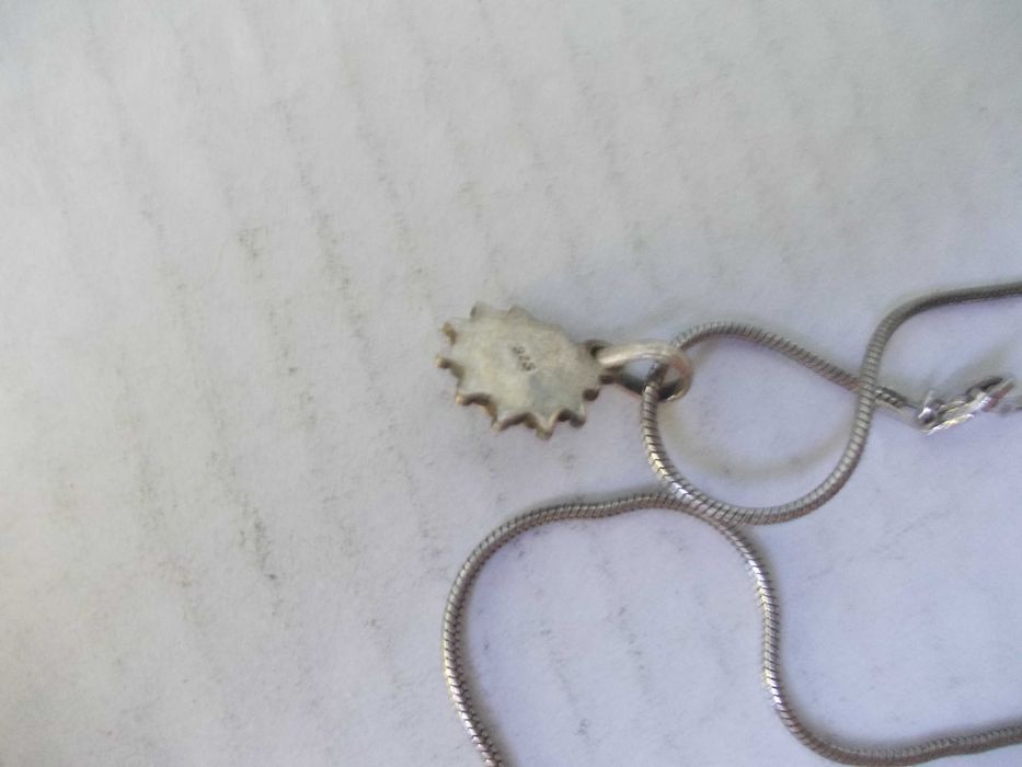 Lant si medalion cu piatra rosie inchis vechi din argint