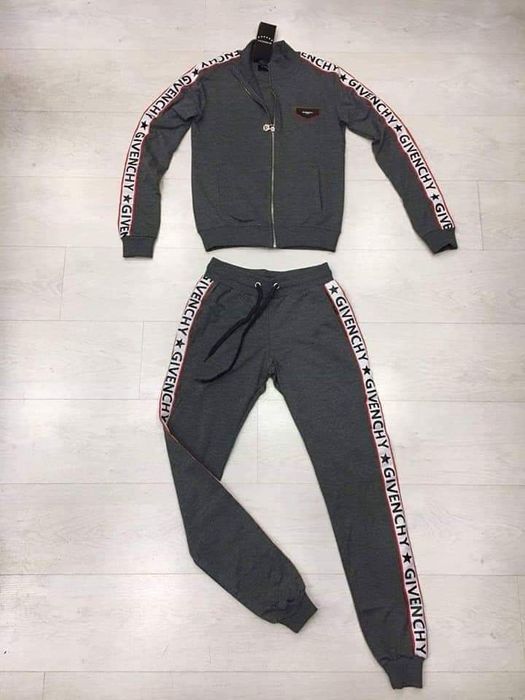 Дамски спортни екипи