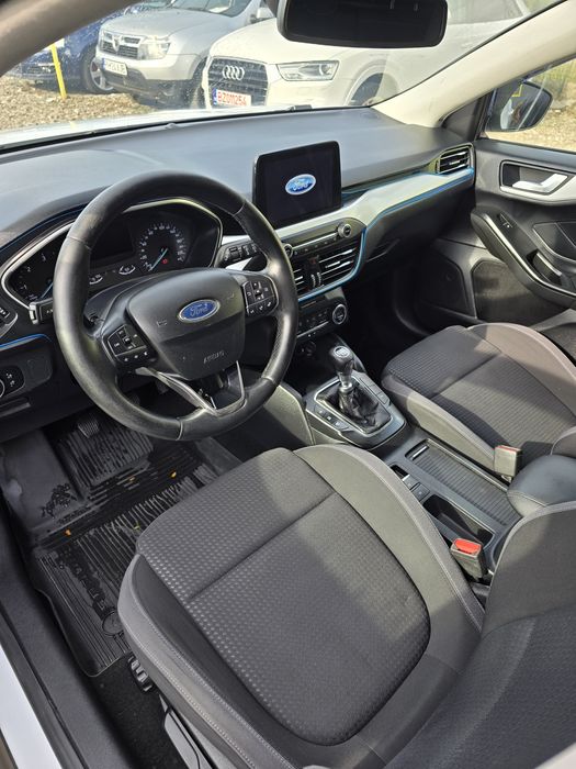 FORD Focus 2020 — imagine 4