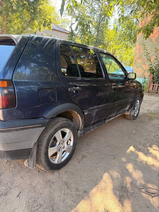 Продам автомобиль golf 3