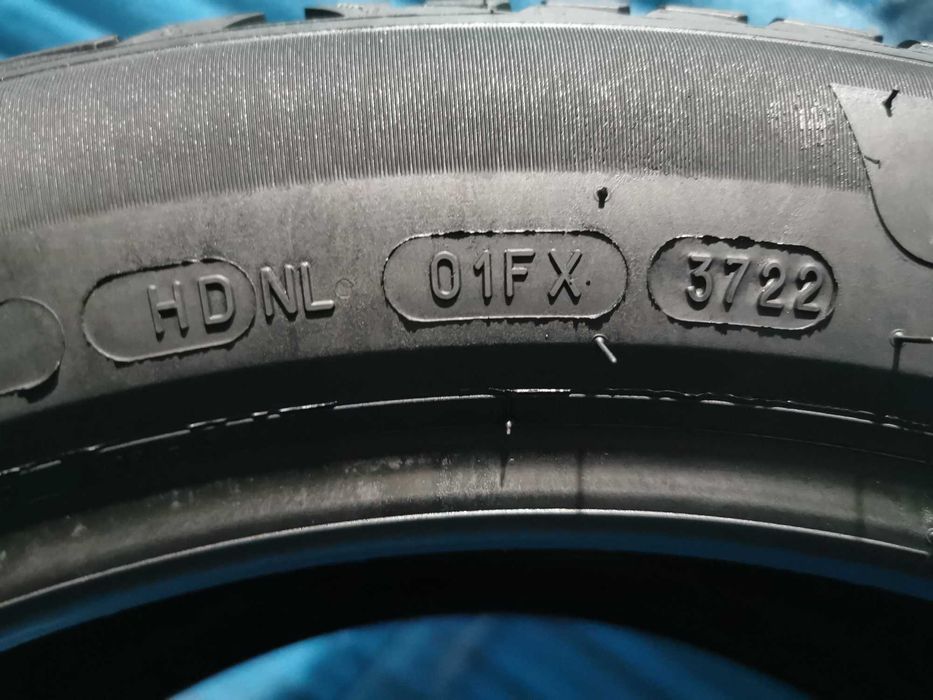 255/45 R19 - michelin m+s o bucata