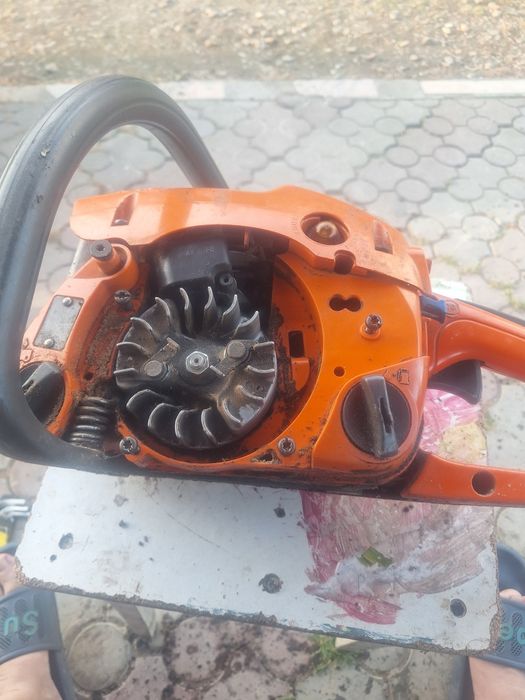 Husqvarna 236 nefuncțional