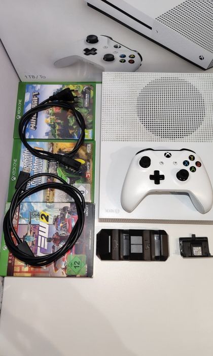 Xbox one s 1tb cu controller+3 jocuri