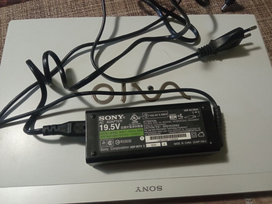 Лаптоп Sony Vaio и Fujitsu lifebook S710