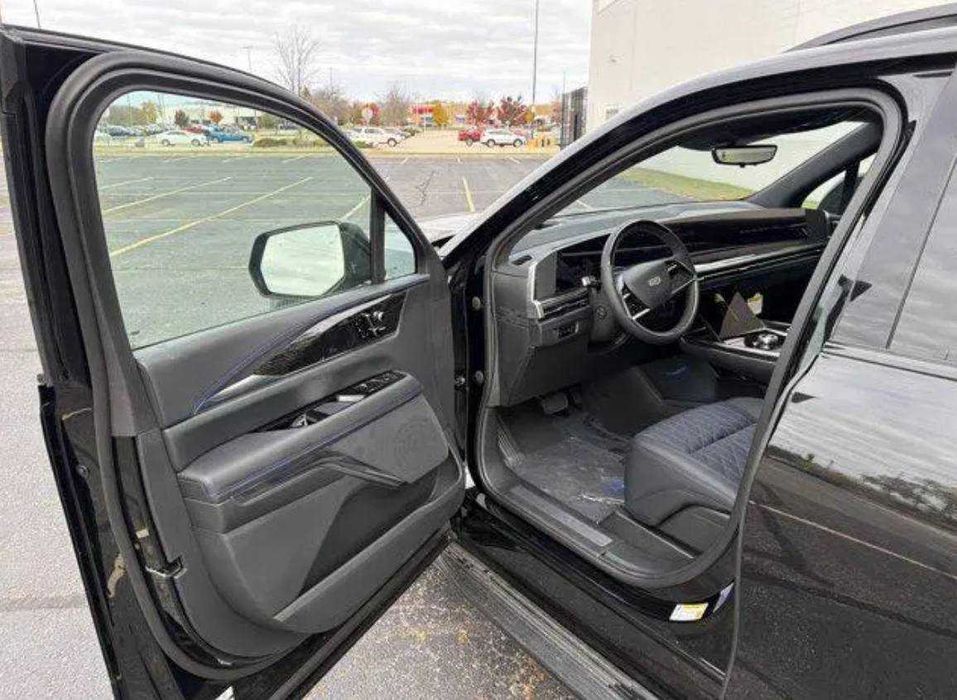 Mix Motors Cadillac Escalade IQL Sport 2026