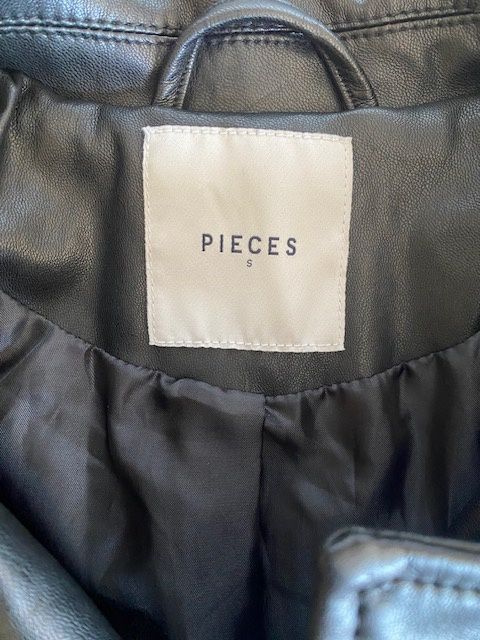 Кожено яке Pieces S