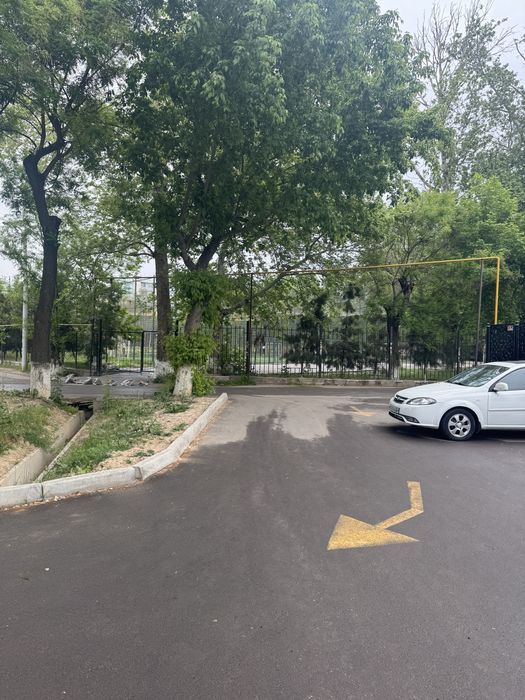 Чиланзар 23 квартал продаётся 2 комнатная квартира зелёный двор, школа