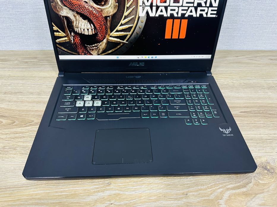 ASUS TUF Ryzen 5-8 Ядер+GTX1650, Большой 17,3 Экран