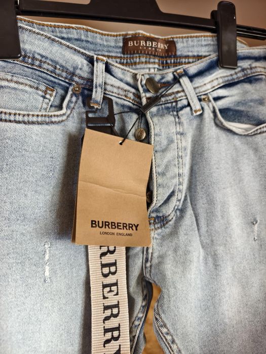 Дамски дънки Burberry 33 размер нови