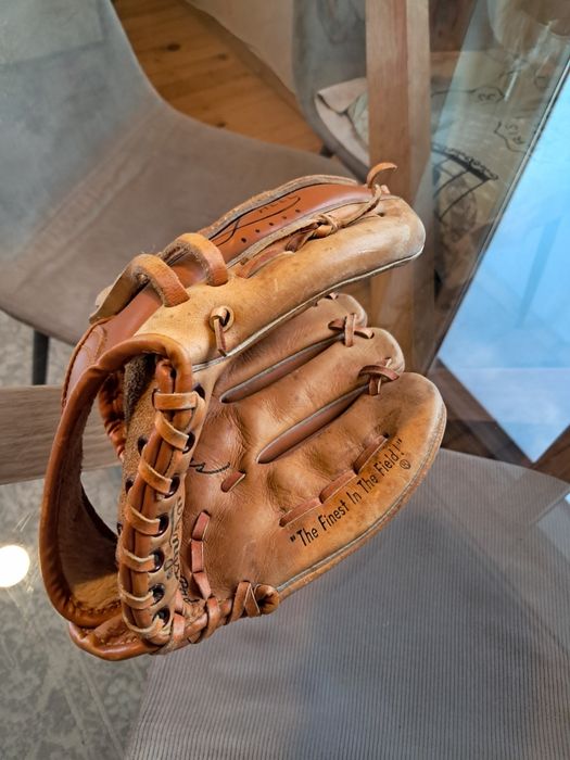 Бейзболна ръкавица ( колекционерска)