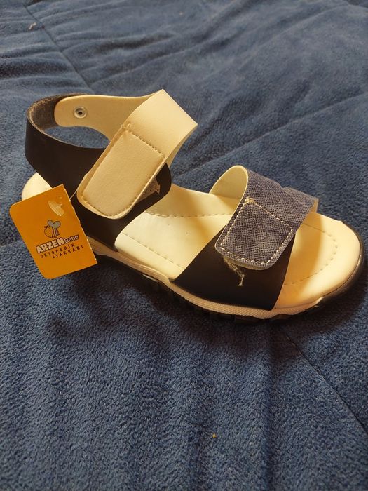 Sandale noi cu talpa comodă