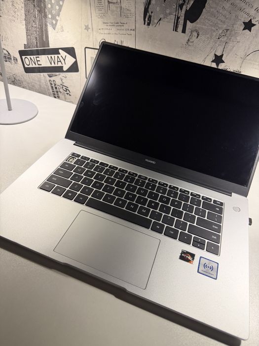 Huawei MateBook D 15 (2020) – Ryzen 5 / SSD – Rapid și elegant