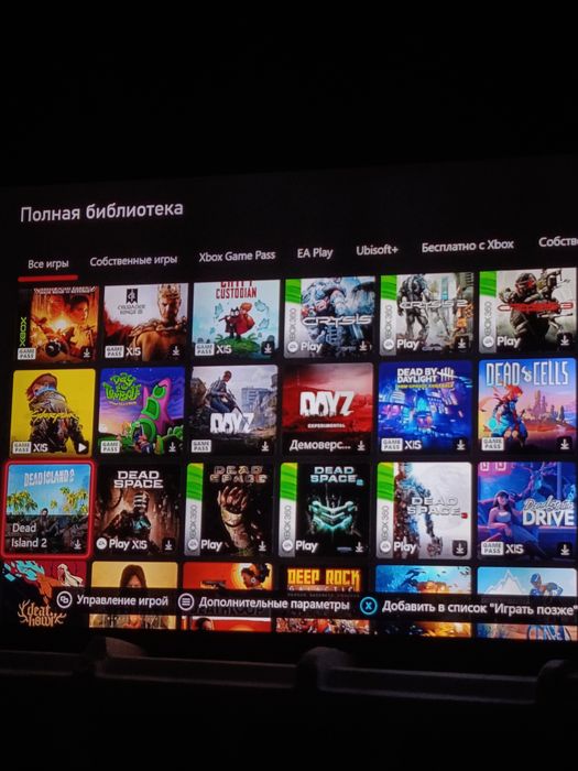 Продам свой Xbox series s + 2 геймпада + 6 месяцев Game Pass Ultimate