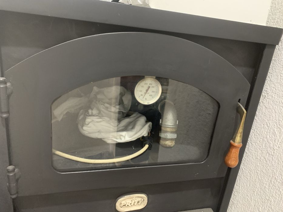 Камина на твърдо гориво, водна риза и фурна “Прити”
