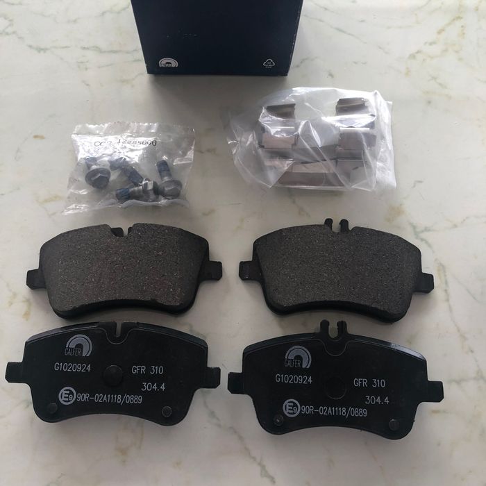 Комплект спирачни дискове с накладки W203