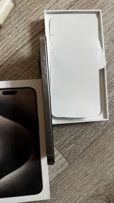 Продам Iphone 15 pro max 256gb