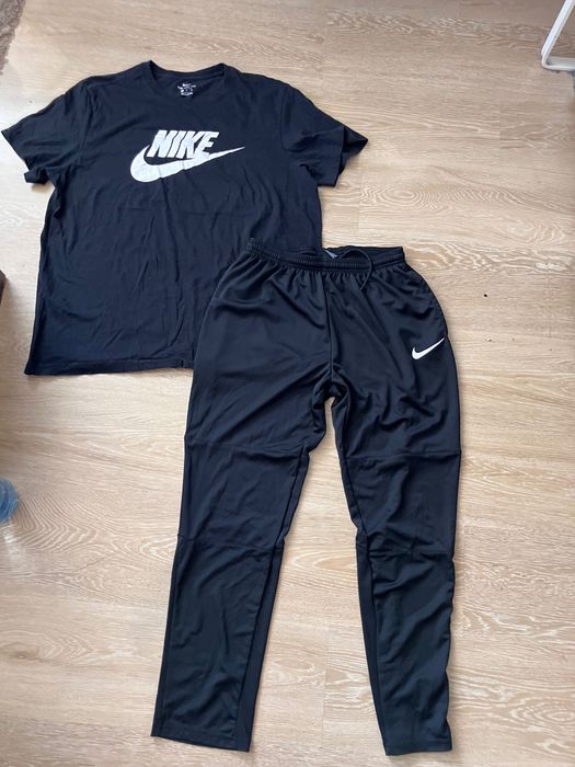 Nike L тениска и XL долнище