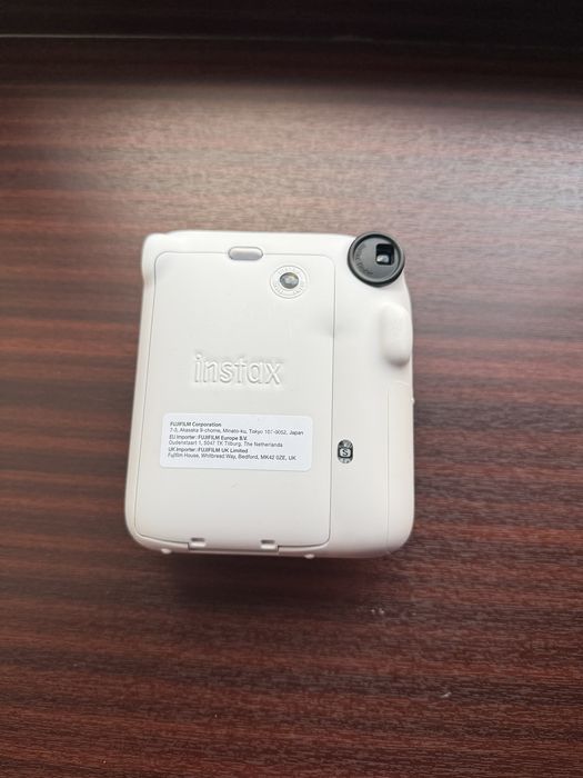 Instax Mini 12 в отличном состоянии