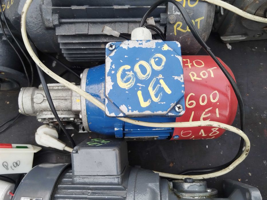 Reductor 70 rotații 220 volți