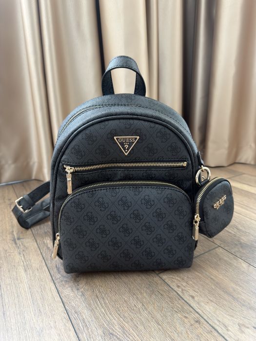 Дамска раница Guess