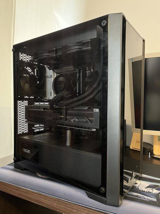 Sistem Gaming AI AMD Ryzen 9 9950x, Corsair 64GB DDR5 6000 MHz,NVIDIA RTX 5090 32GB(MSI Vanguard)