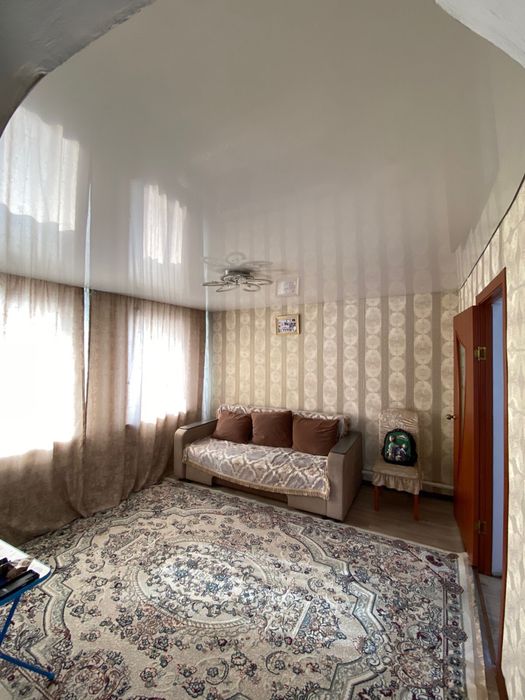 Продам дом из 3-х комнат, кирпичный