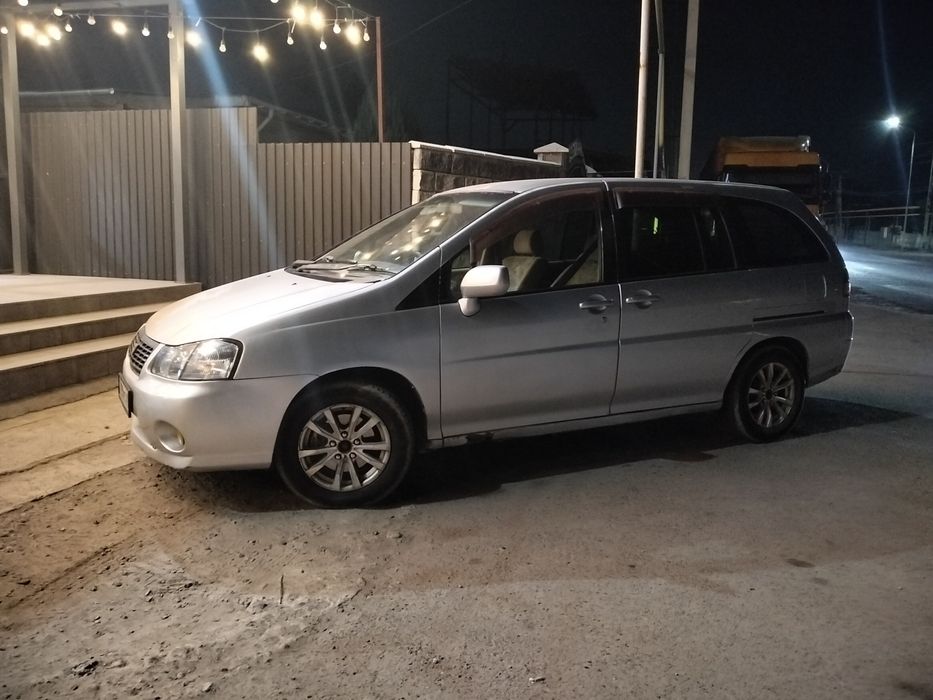 Продам хороший семейный автомобиль семиместный