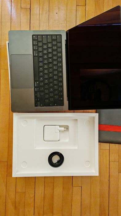 MacBook Pro de 14 inch, model lansat în 2024, space black