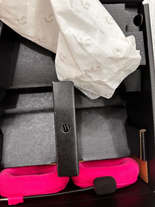 Срочно !Продам новые наушники Logitech