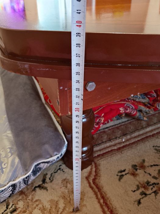 Стол. Обеденный. Прочный