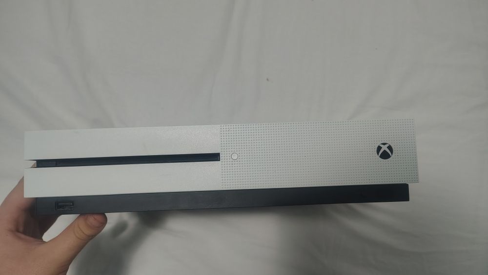 Xbox one s model 1681