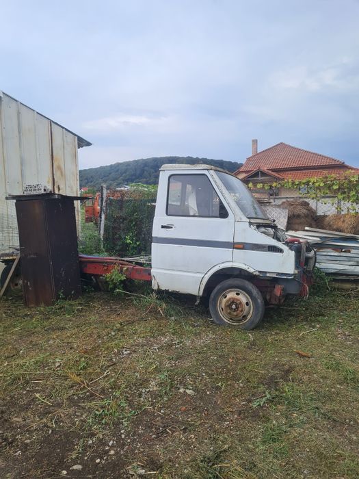 Vand Iveco basculabil 3 parti 35E10