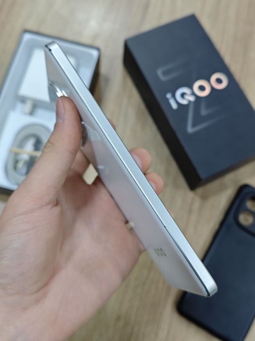 IQOO Z9 Turbo Sotlad