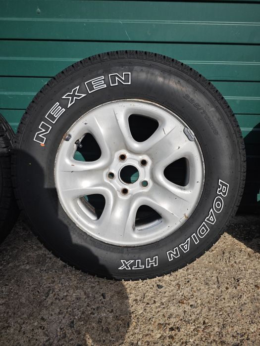 Резина Nexen Roadian R16