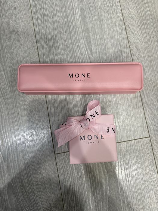 Продам комплект украшений MONE