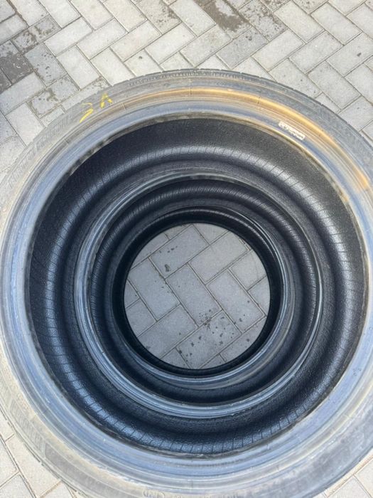 Продам комплект шин 235х35х19