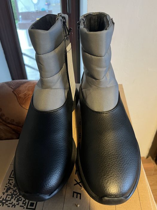 Дамски спортни боти